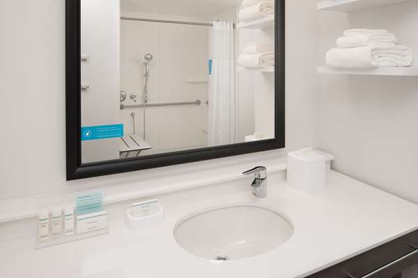  - Hampton Inn & Suites Pearl District Portland - I-405, Exit 2B