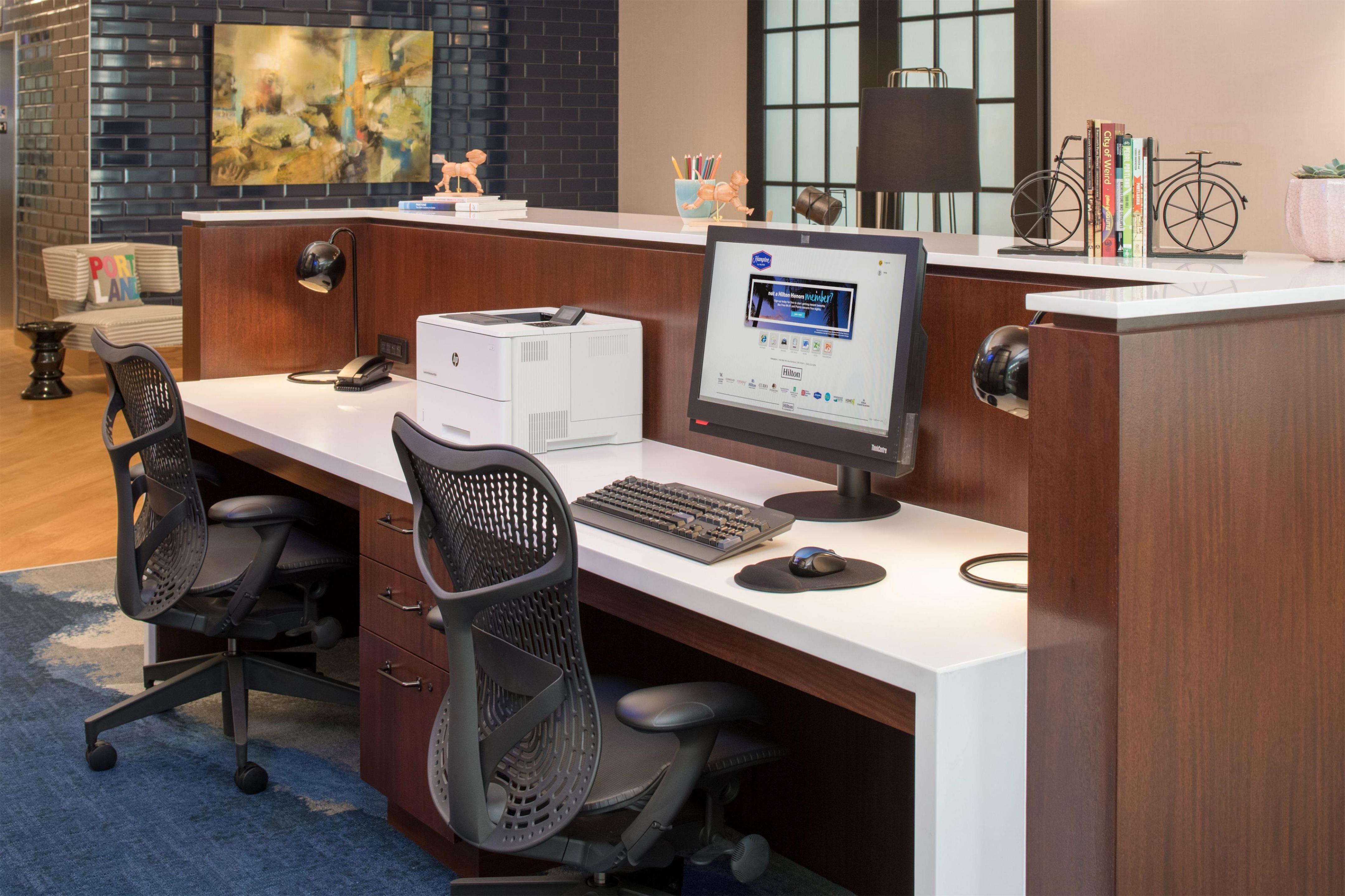 Business Center | Hampton Inn & Suites Portland-Pearl District