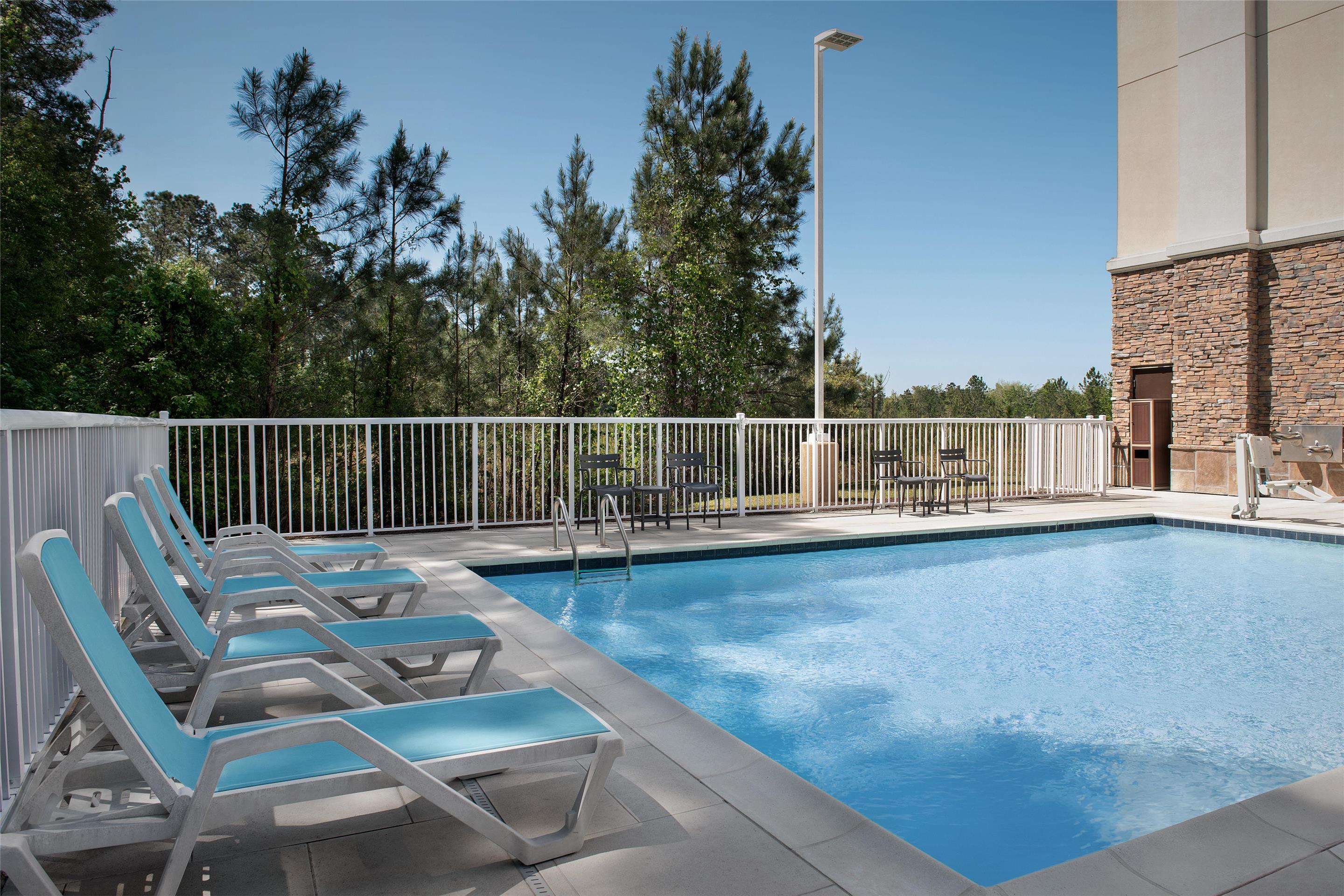 Pool | Hampton Inn & Suites Walterboro