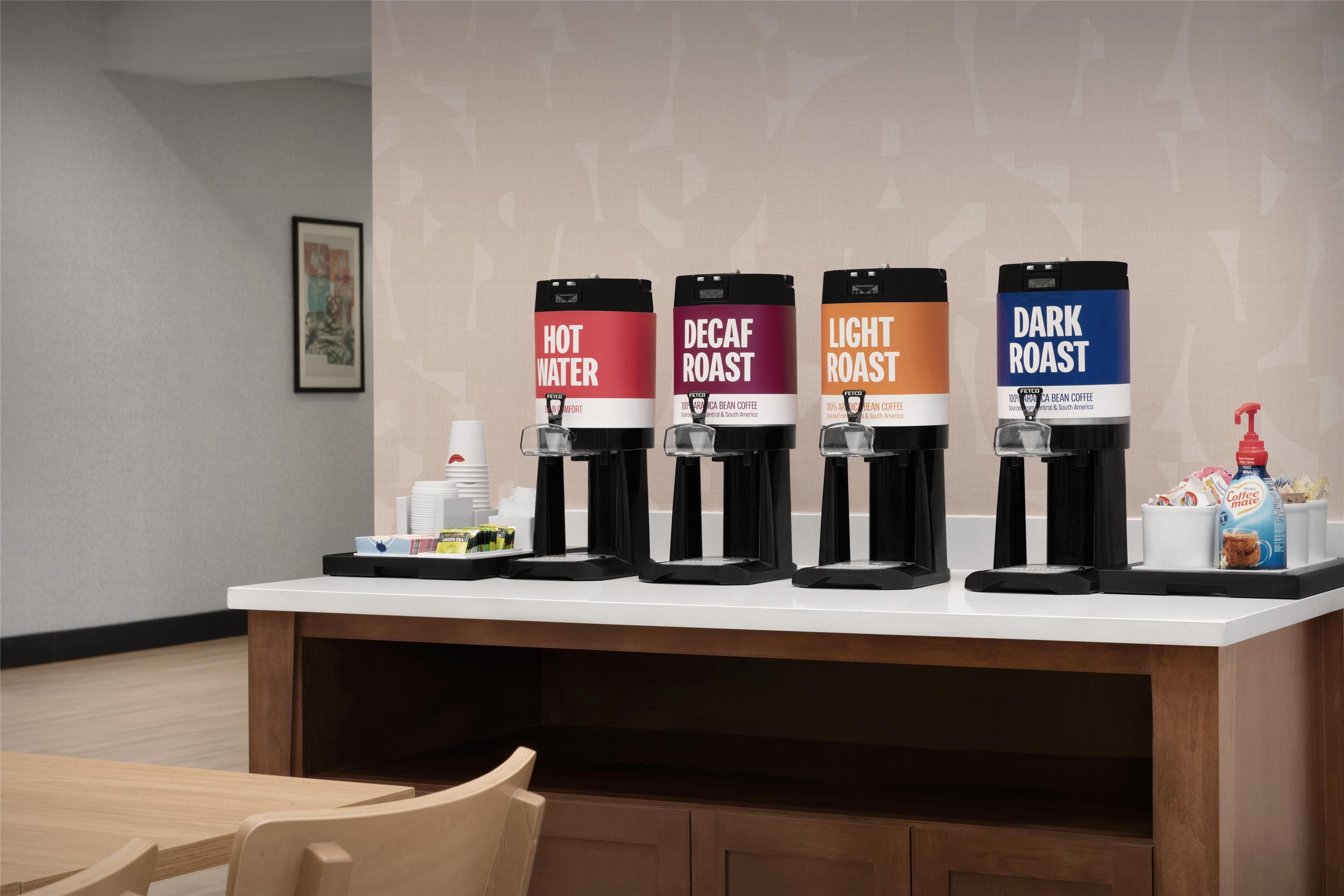 Breakfast Area | Hampton Inn & Suites Walterboro
