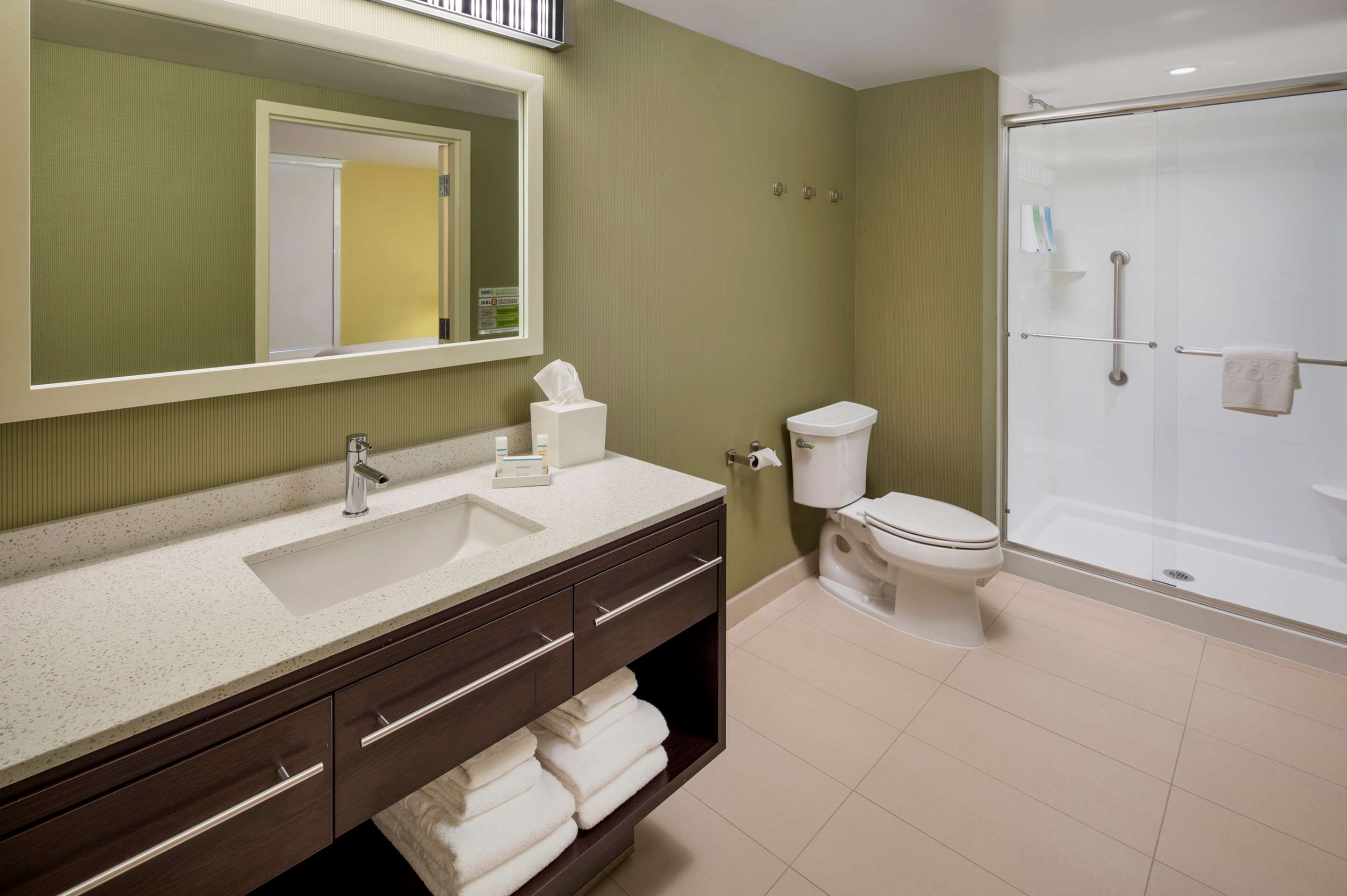 Guest room bath