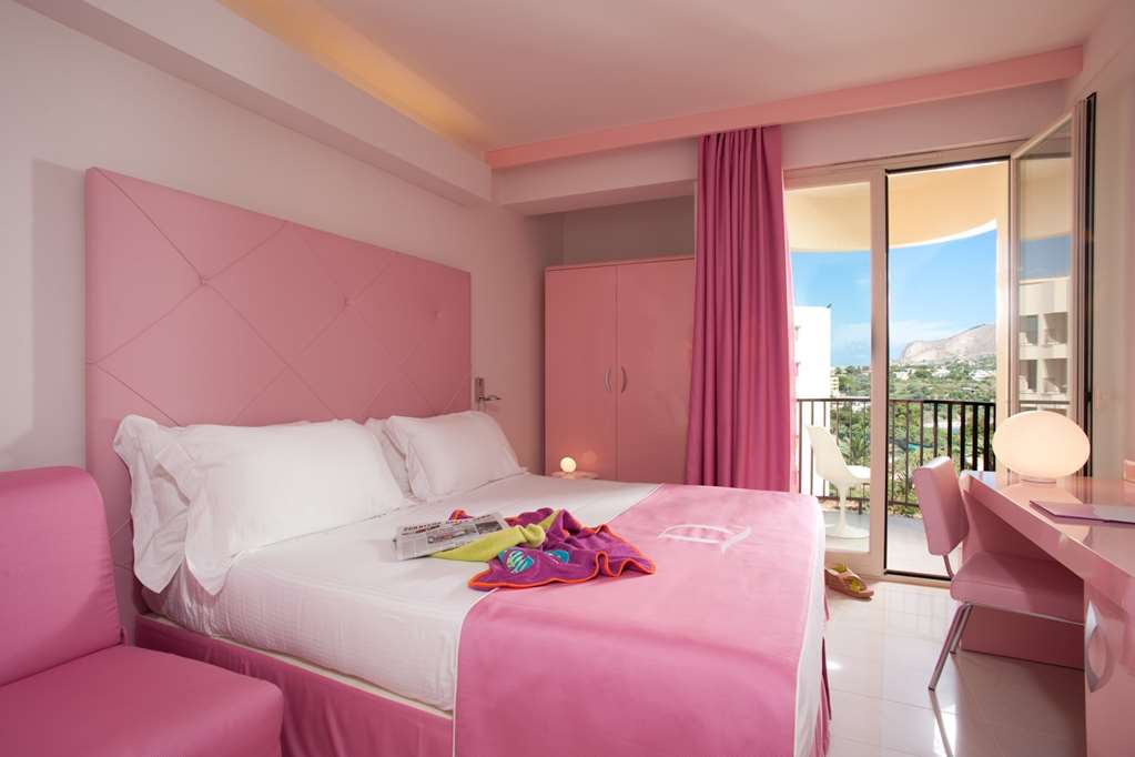 DOMINA ZAGARELLA SICILY-guestroom-Guest Room,On-Site.jpg
