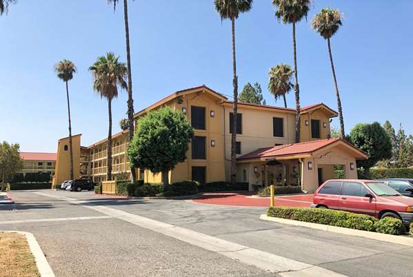 Exterior view - Super 8 Motel San Bernardino
