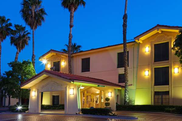 Exterior view - Super 8 Motel San Bernardino