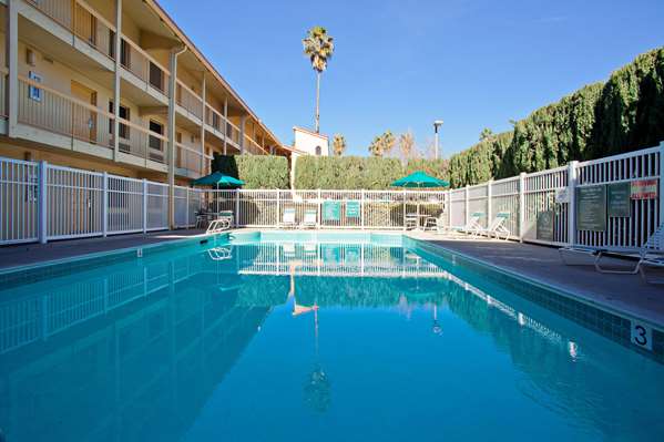 Pool - Super 8 Motel San Bernardino