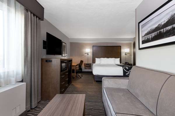 Suite - La Quinta Inn & Suites Airport Anchorage