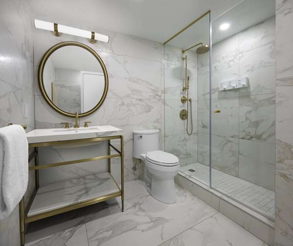  - Pantages Hotel Downtown Toronto