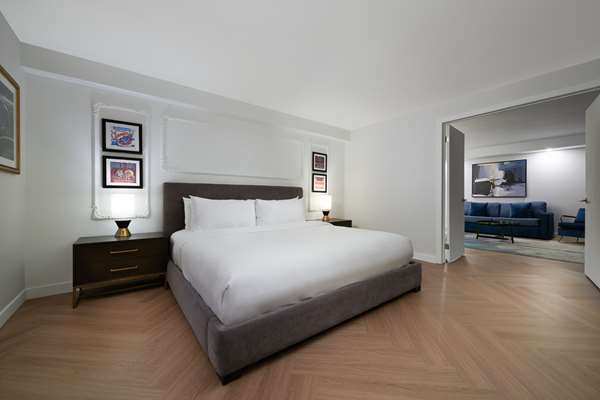 Suite - Pantages Hotel Downtown Toronto