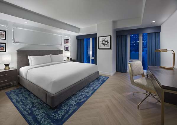 Suite - Pantages Hotel Downtown Toronto