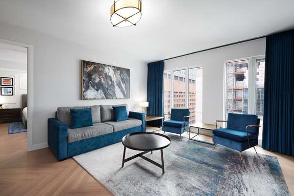  - Pantages Hotel Downtown Toronto