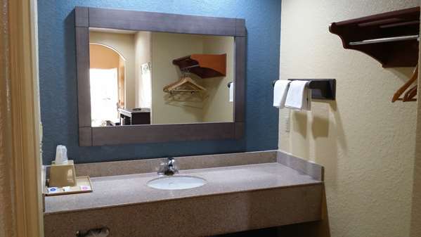  - Americas Best Value Inn Northside Houston - I-69, Exits 137 & 137B