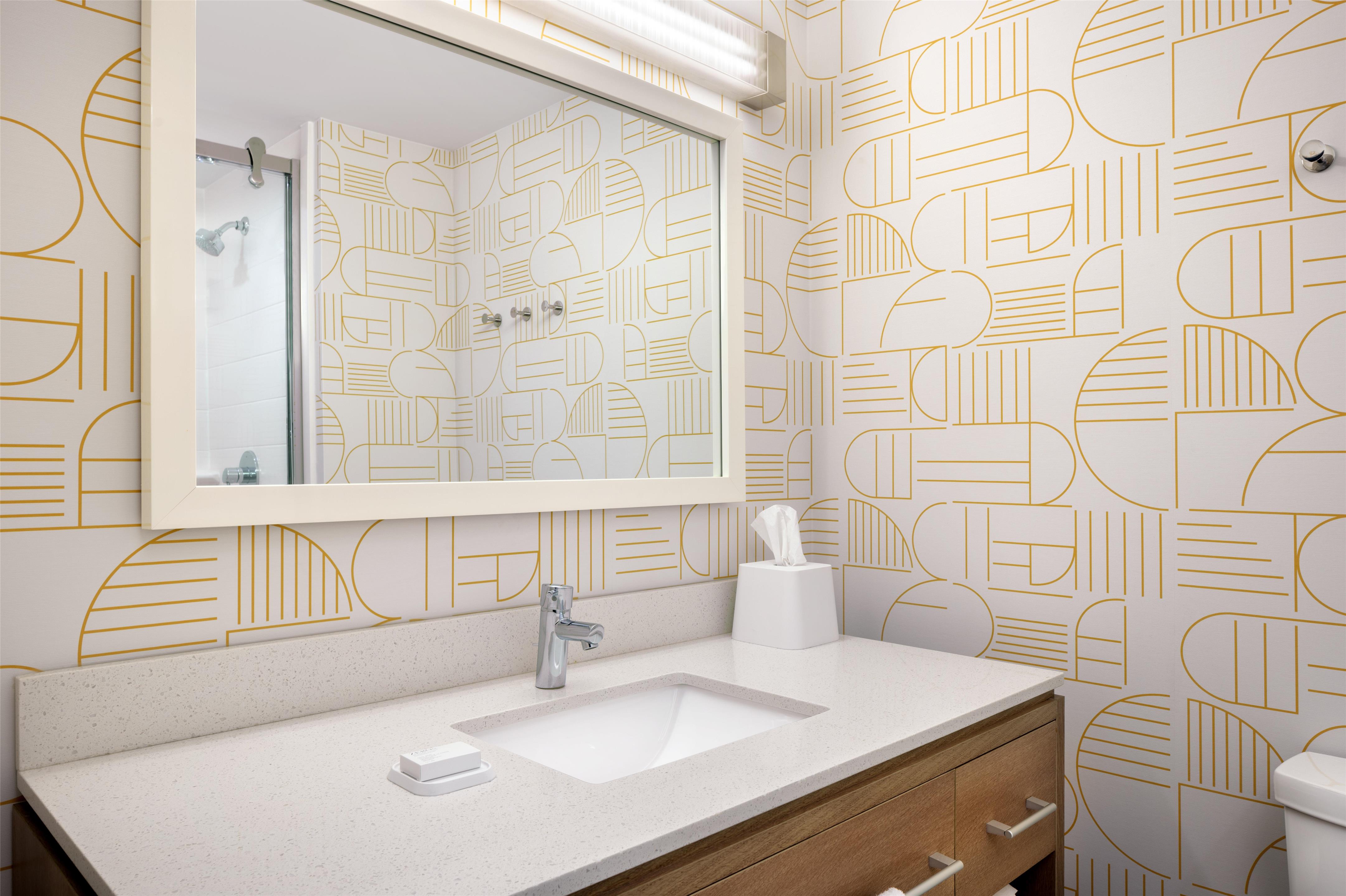 Guest room bath