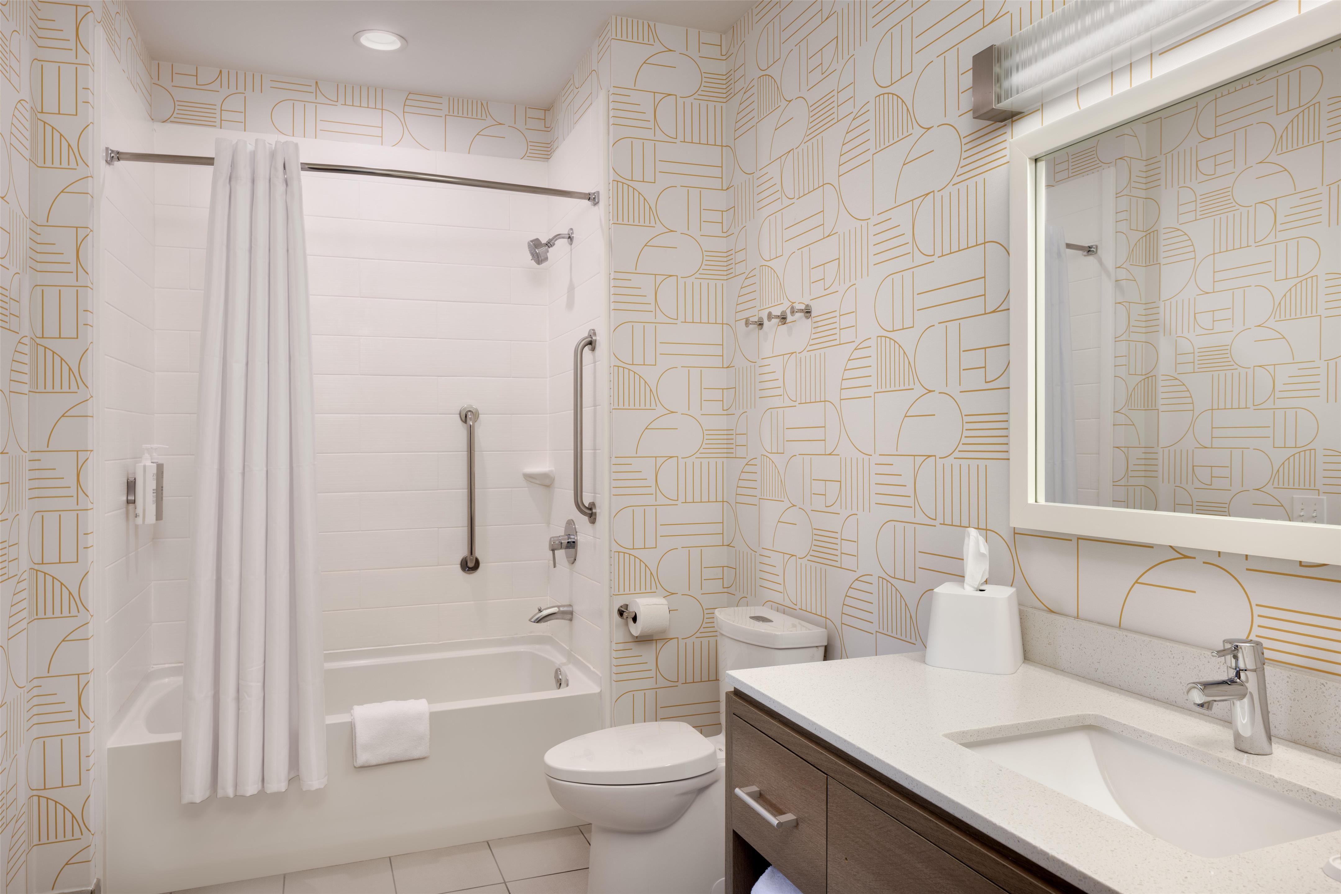 Guest room bath