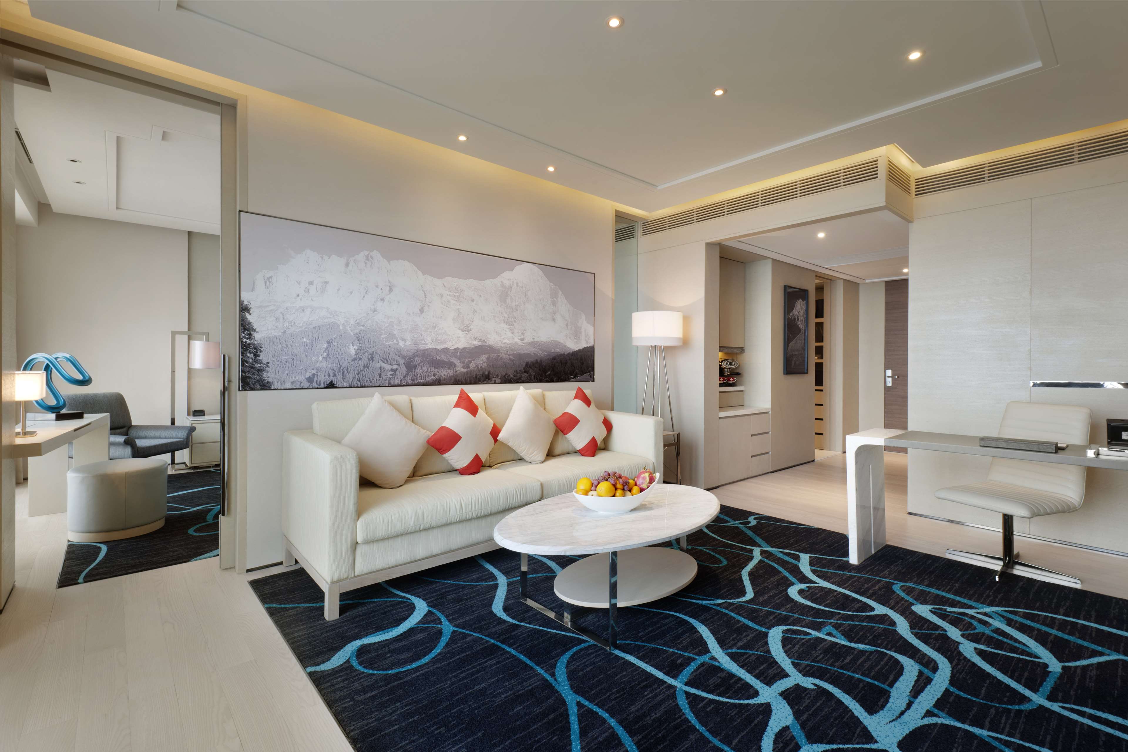 Hilton Xi'an High-tech Zone Room Type - KING GUEST ROOM HIGH FLOOR