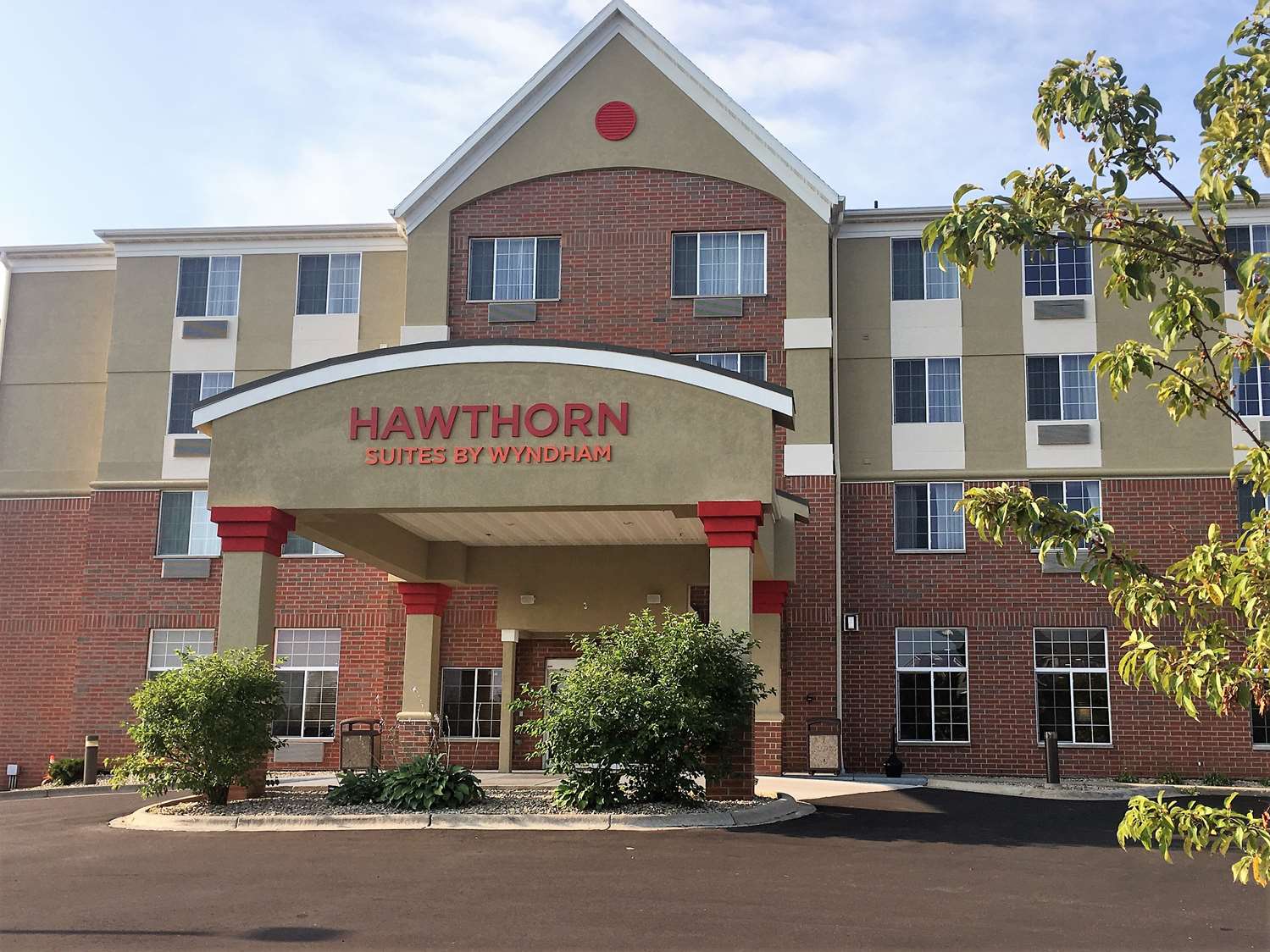 Hawthorn Suites by Wyndham Fitchburg, WI See Discounts