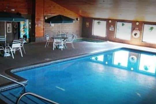 Pool - Baymont Inn & Suites Richfield