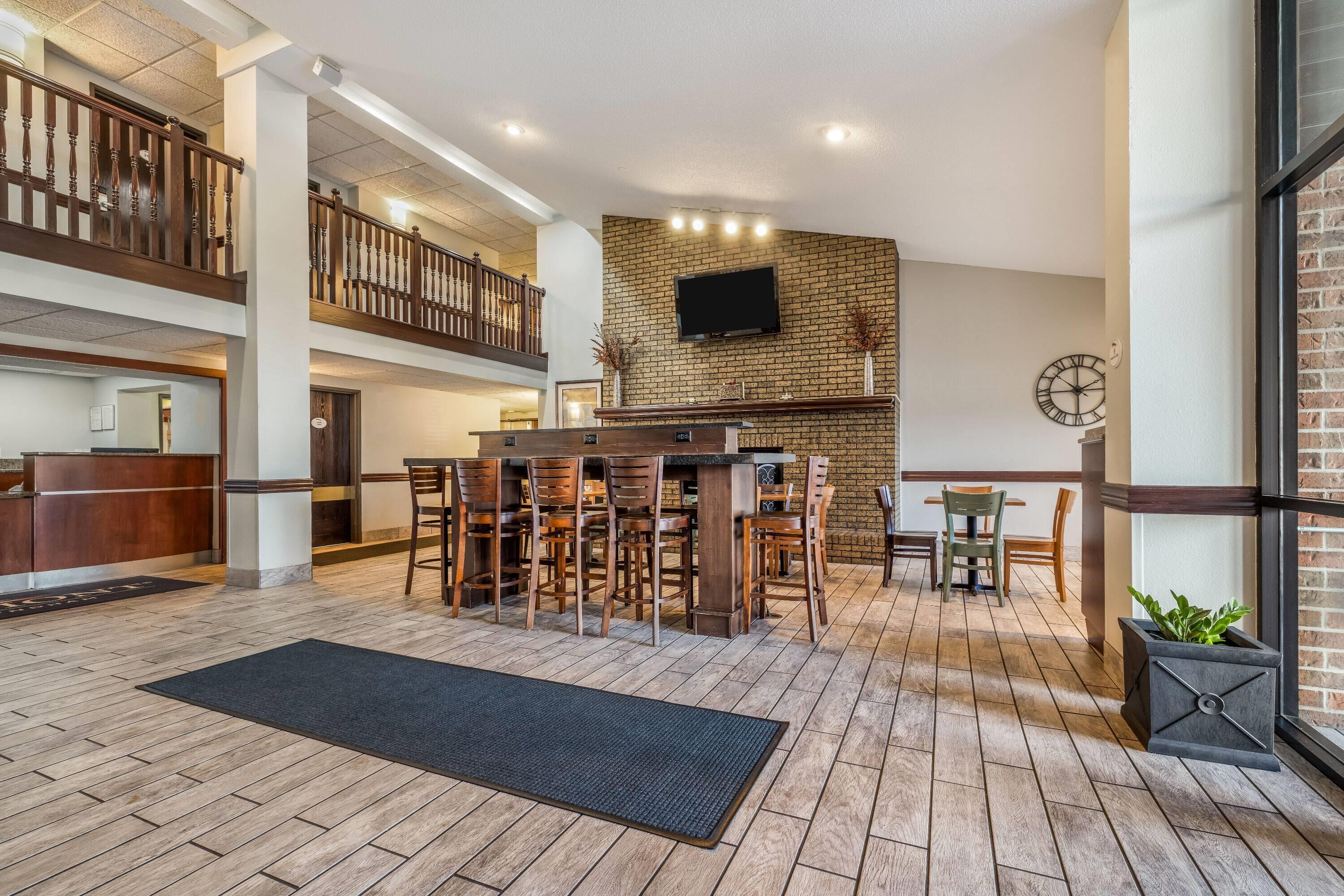 Lobby | Baymont by Wyndham Bloomington MSP Airport