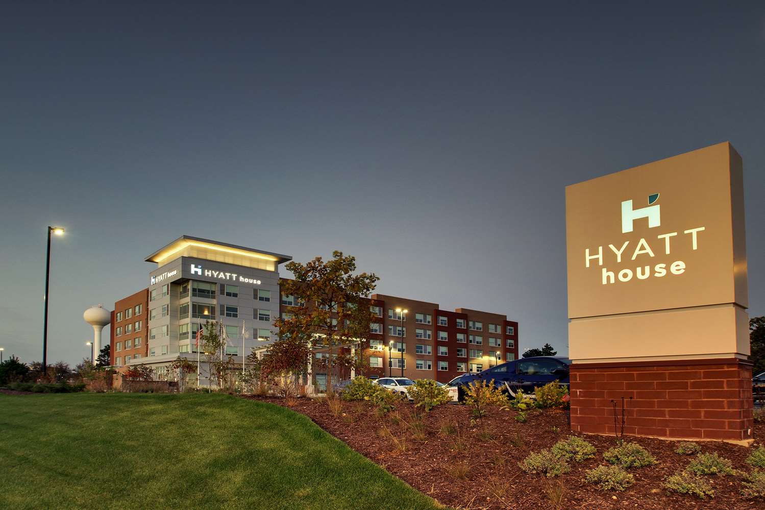 Hyatt House Hotel Oak Brook, IL See Discounts