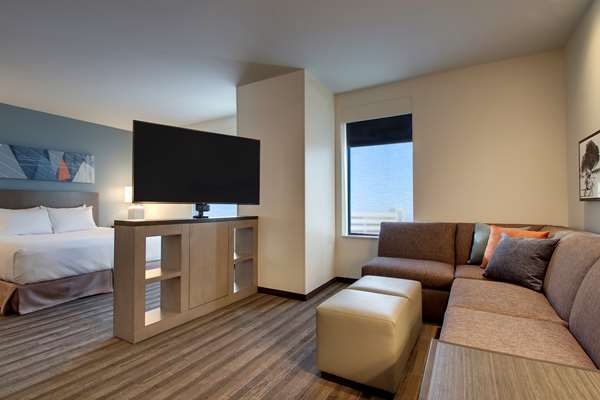 Suite - Hyatt House Hotel Oak Brook