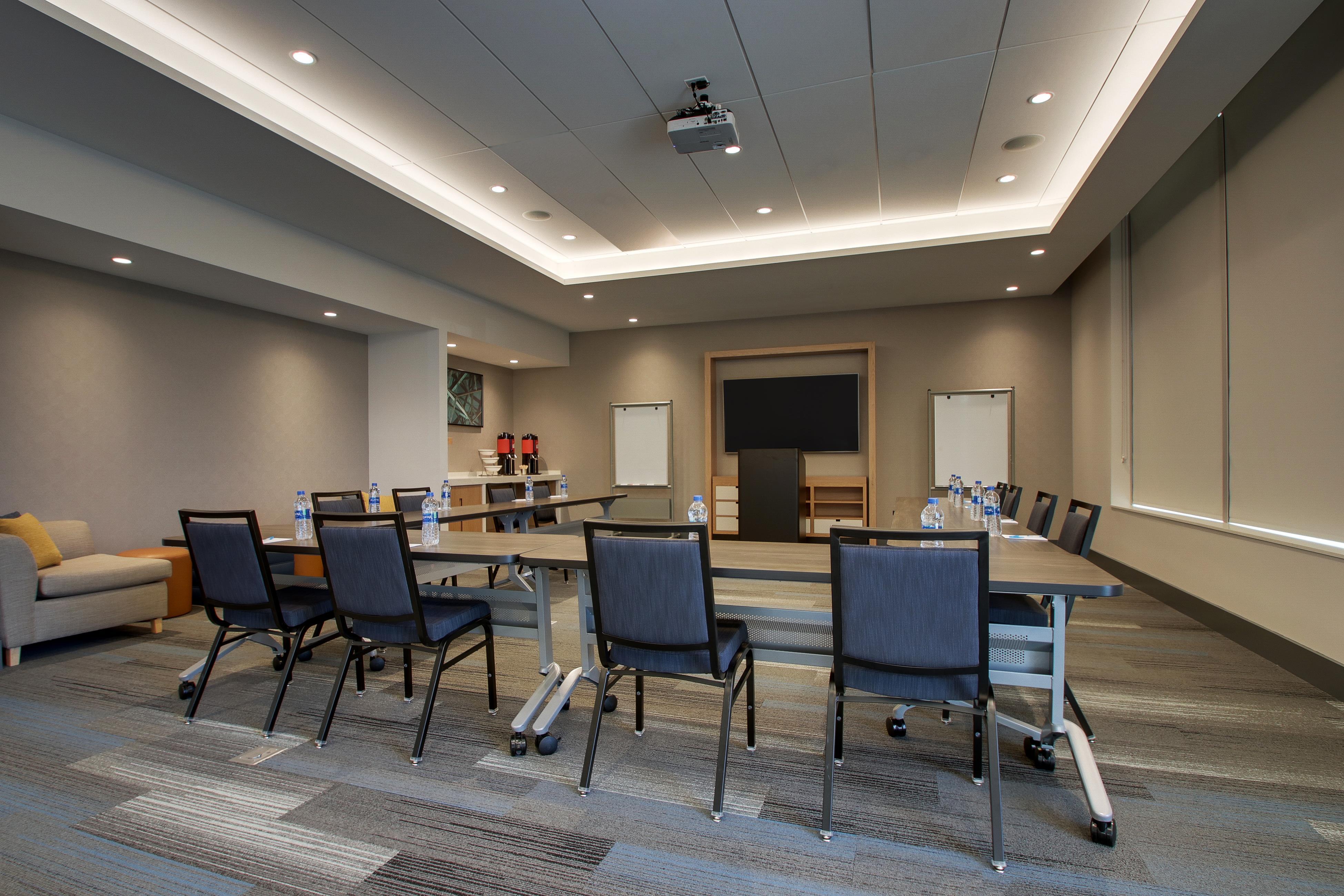 Meeting Room | Hyatt House Chicago Oak Brook
