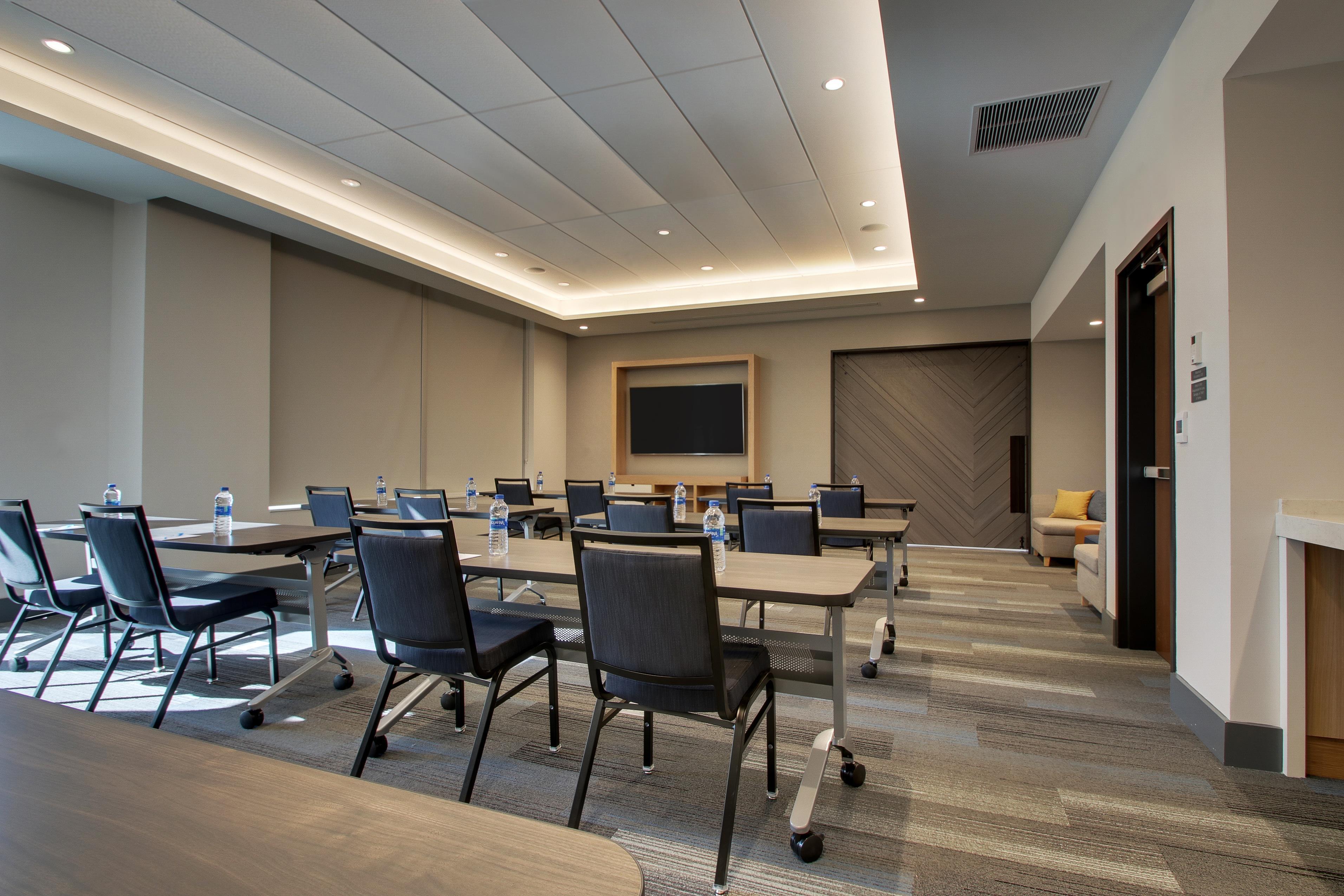 Meeting Room | Hyatt House Chicago Oak Brook