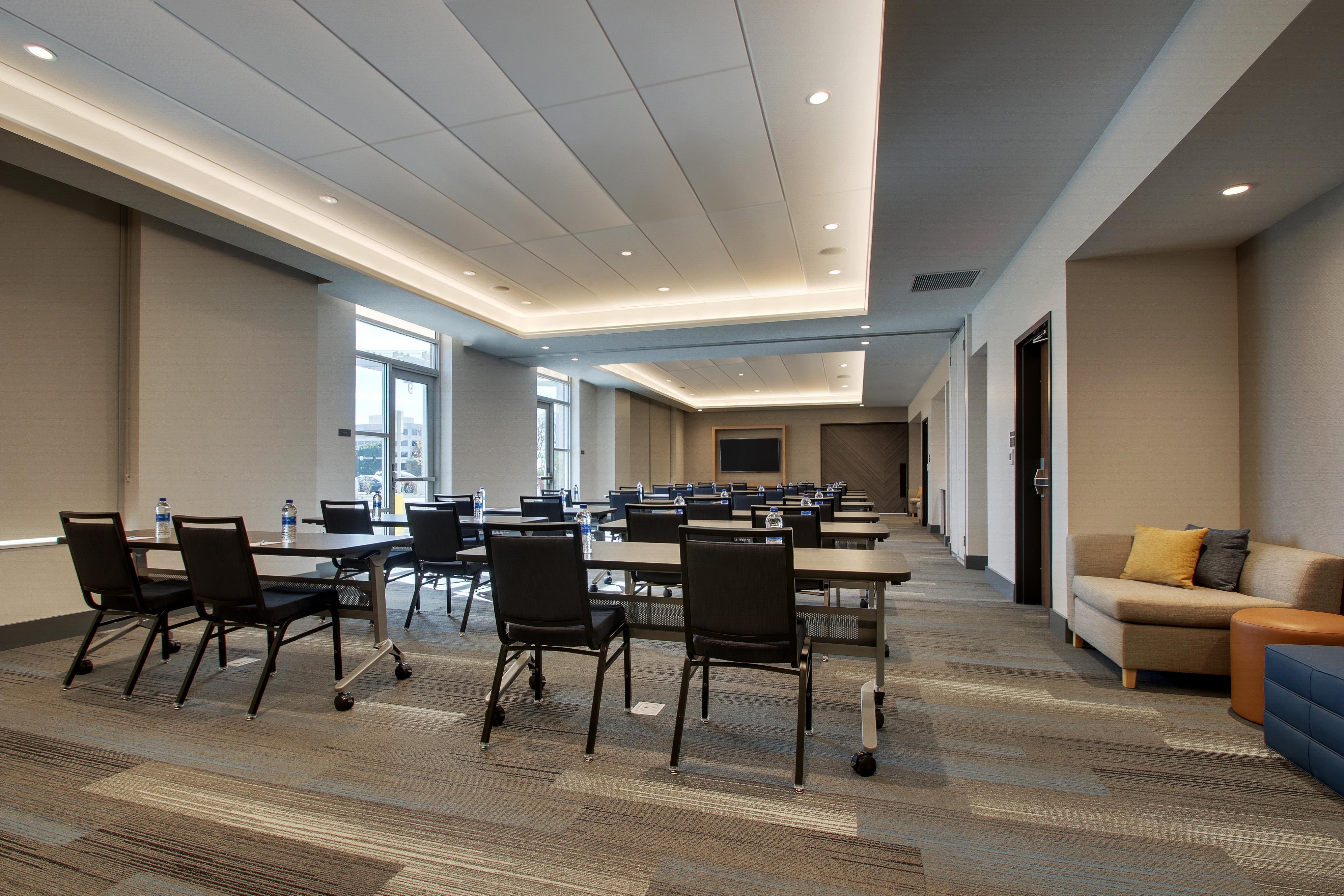 Meeting Room | Hyatt House Chicago Oak Brook
