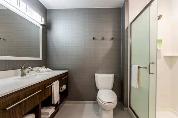  - Home2 Suites by Hilton Northlake - I-35, Exit 70