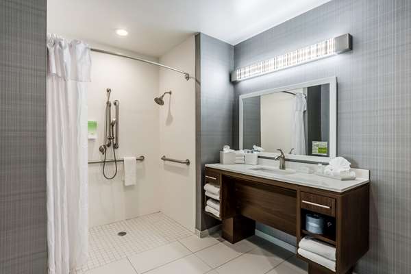  - Home2 Suites by Hilton Northlake - I-35, Exit 70