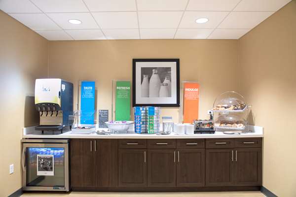 Amenities - Hampton Inn & Suites Big Rapids