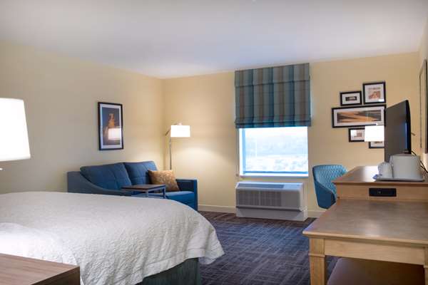 - Hampton Inn & Suites Big Rapids