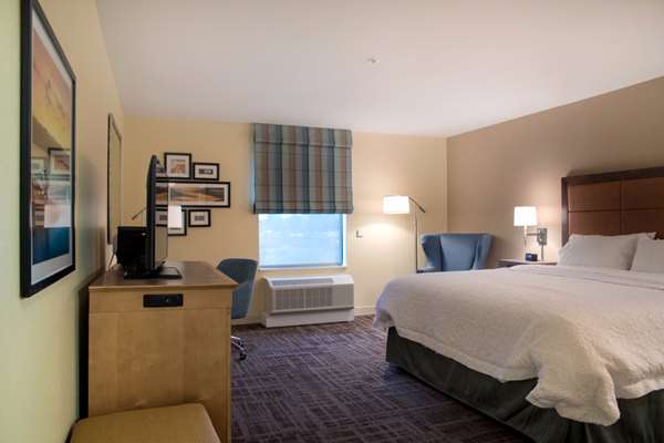  - Hampton Inn & Suites Big Rapids