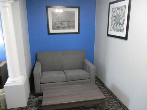  - Best Western Atoka Inn Lancaster & Suites