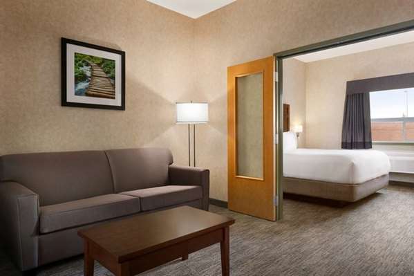  - Days Inn & Suites Brooks