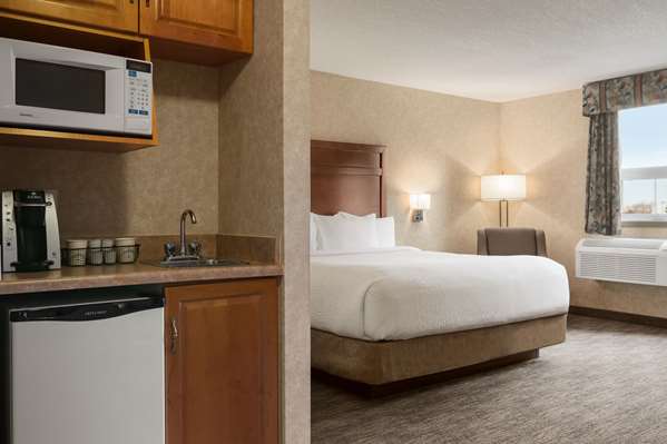  - Days Inn & Suites Brooks