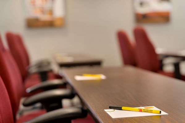  - Super 8 Hotel Chambersburg - I-81, Exit 20