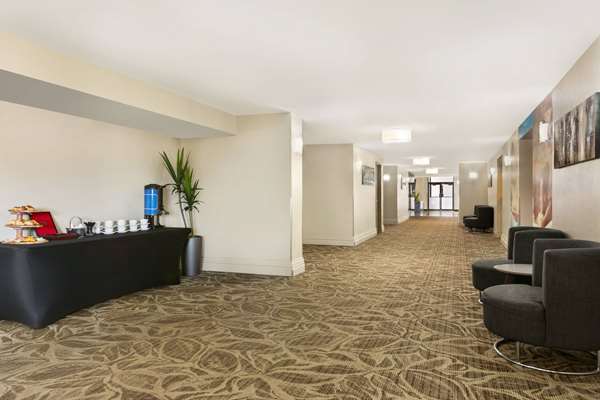  - Travelodge Hotel & Convention Centre Ste Foy