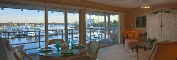 Suite - Cove Inn on Naples Bay