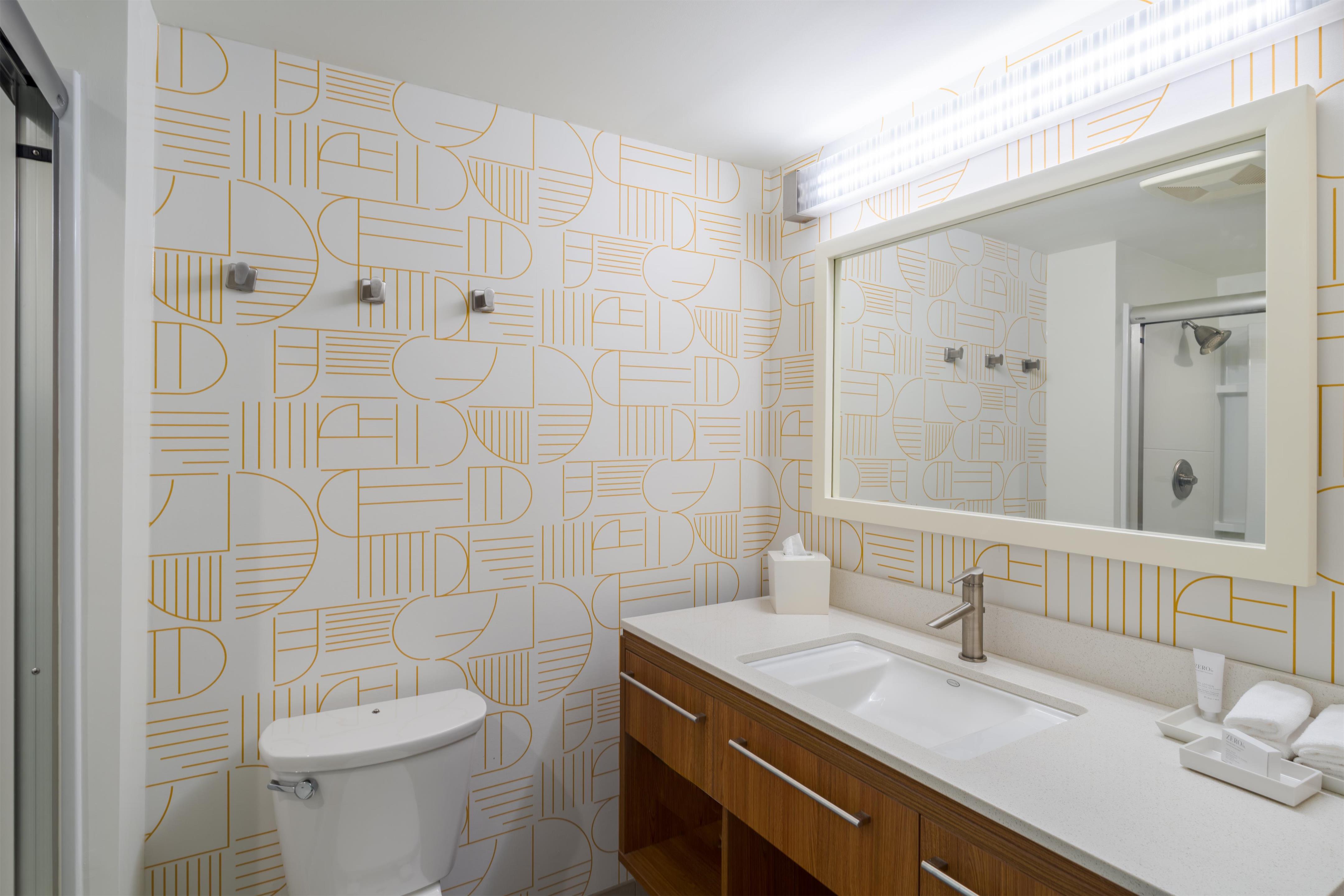 Guest room bath