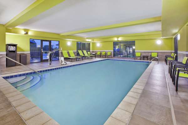 Pool - Hampton Inn & Suites Oakwood Village