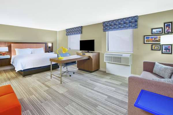  - Hampton Inn & Suites Oakwood Village