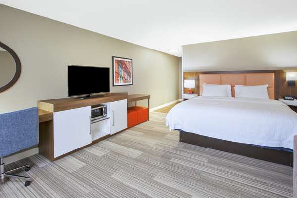  - Hampton Inn & Suites Oakwood Village
