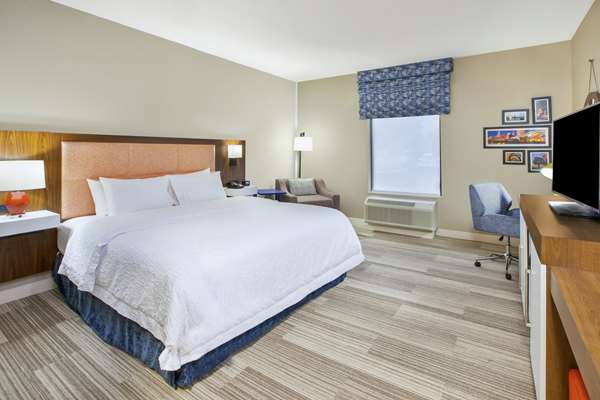  - Hampton Inn & Suites Oakwood Village
