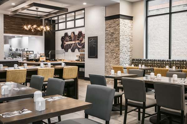 Restaurant - Hilton Garden Inn Downtown Iowa City