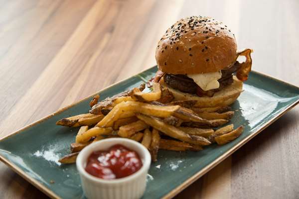 Restaurant - Hilton Garden Inn Downtown Iowa City