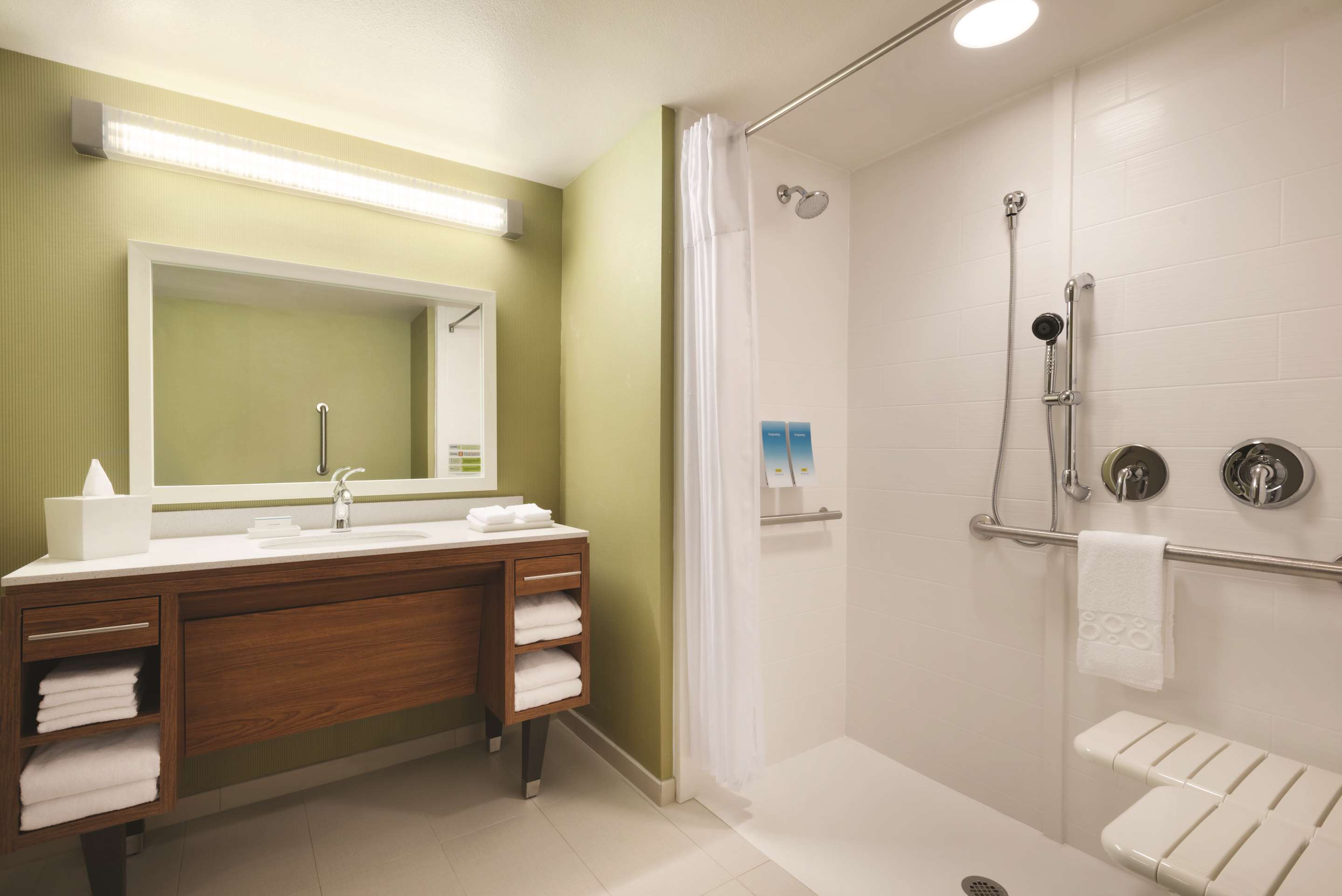 Guest room bath