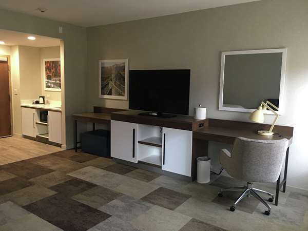  - Hampton Inn & Suites Holladay