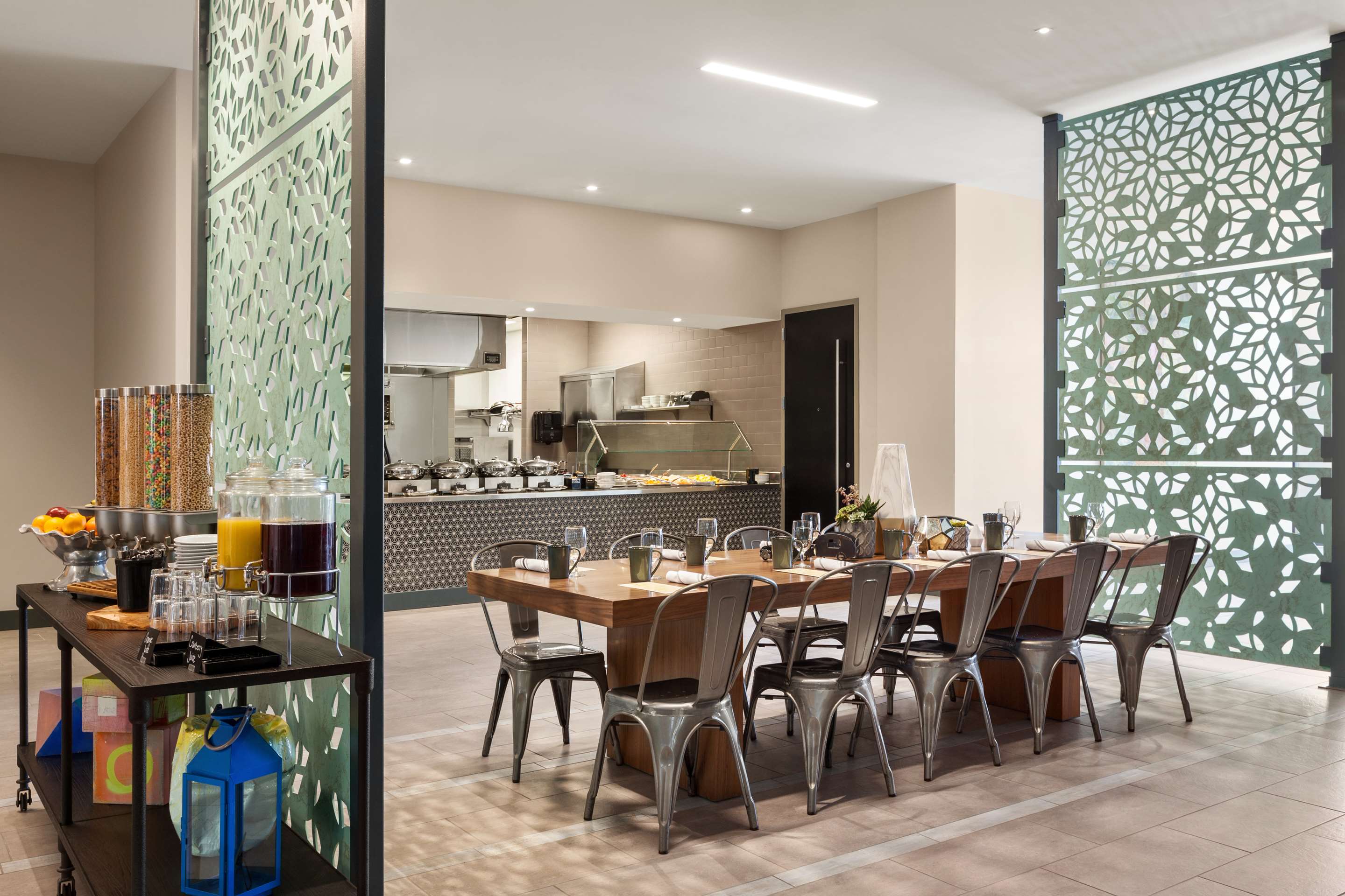 Breakfast Area | Hilton Garden Inn Boulder