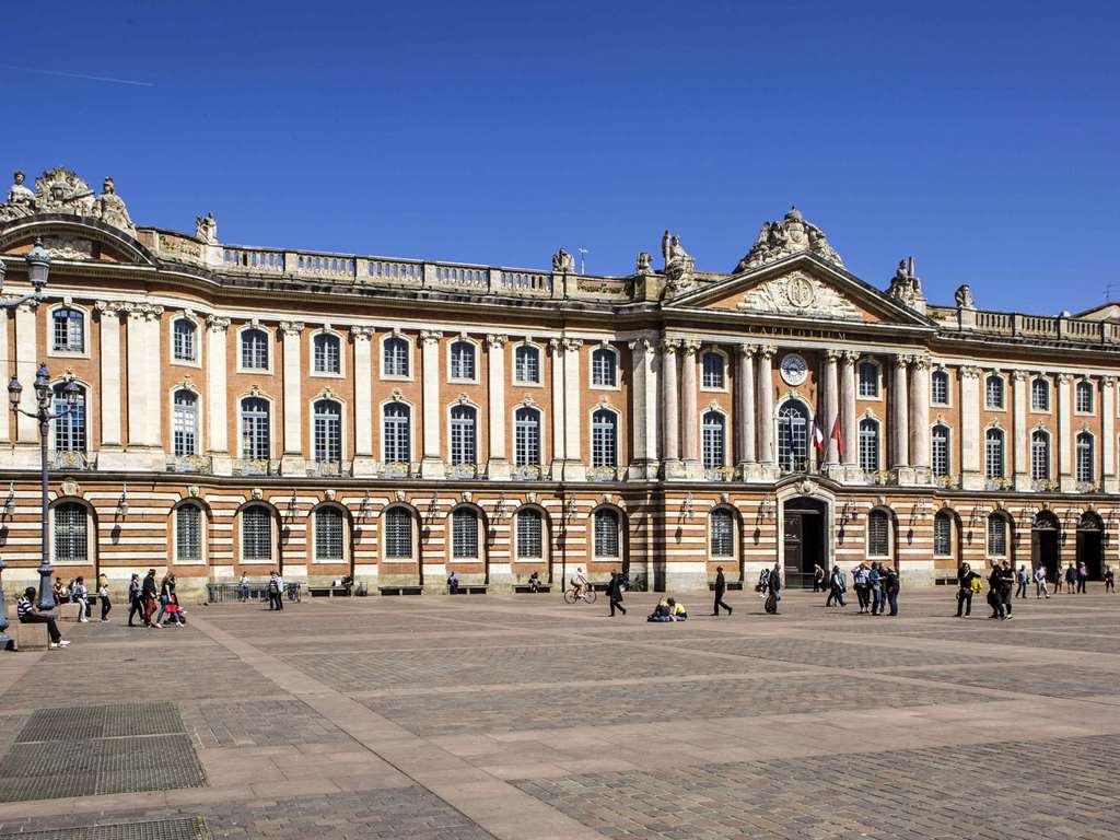 Ibis Styles Toulouse Capitole - Tap to explore photos