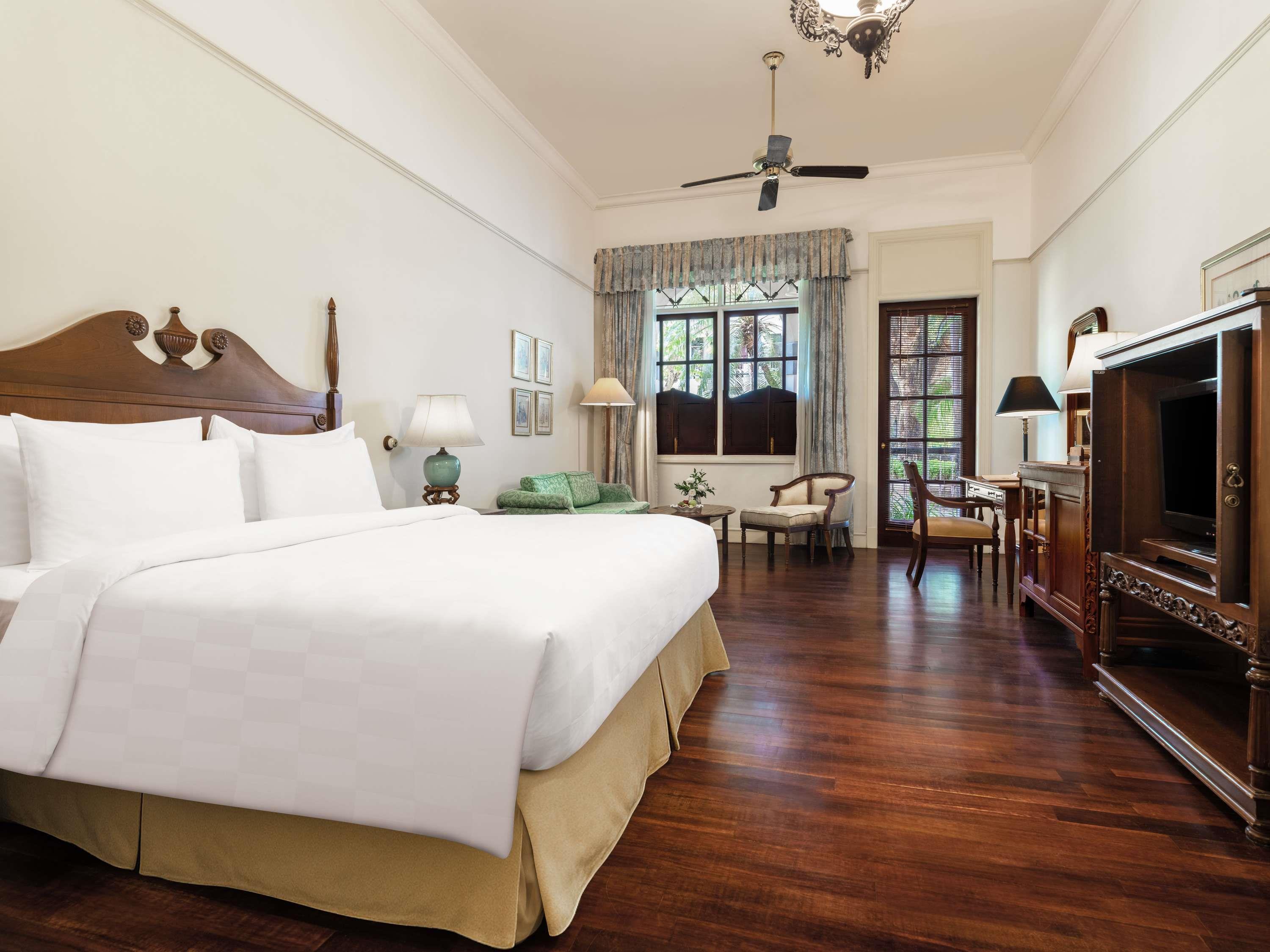 Hotel Majapahit Surabaya - MGallery Room Type - CLASSIC ROOM, 1 King size Bed