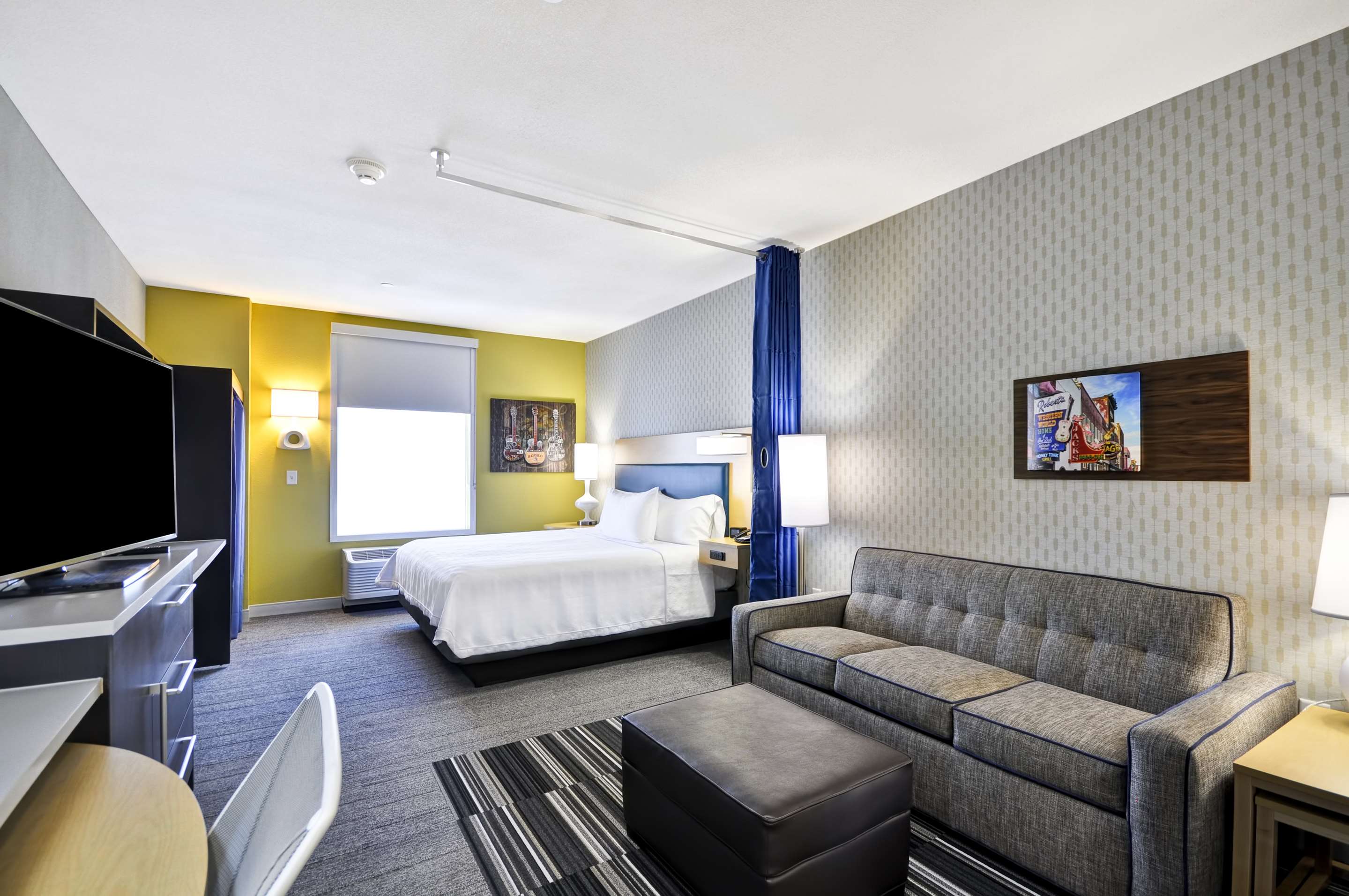 Guest room